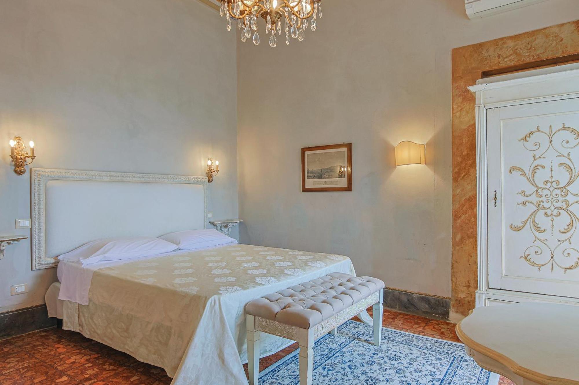 Hotel Villa Sermolli 보르고 아 부기아노 외부 사진